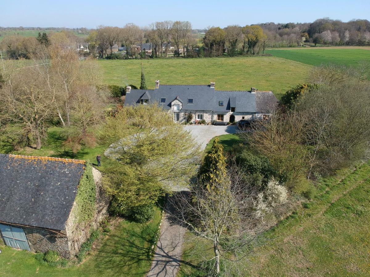 La Ville De Mainguy Josselin Buitenkant foto