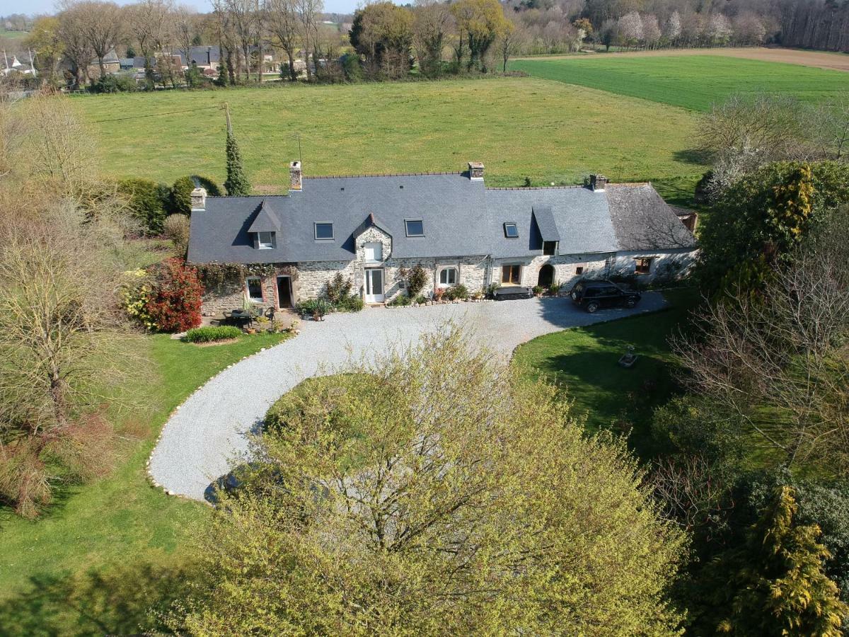 La Ville De Mainguy Josselin Buitenkant foto